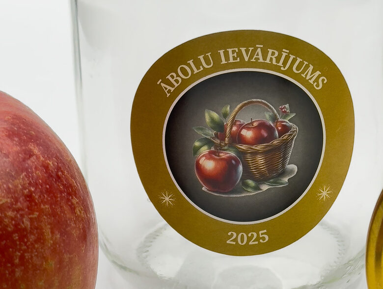 Ābols - uzlīme 60 mm | tumšais fons